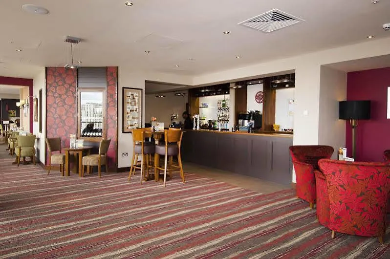 Premier Inn London Stratford 3*,